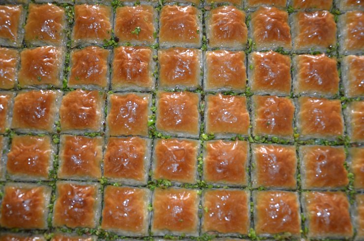 Sade Yağlı Fıstıklı Baklava Tepsi